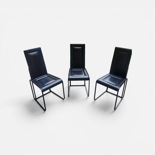 Set di 3 sedie da pranzo dal design architettonico postmoderno.