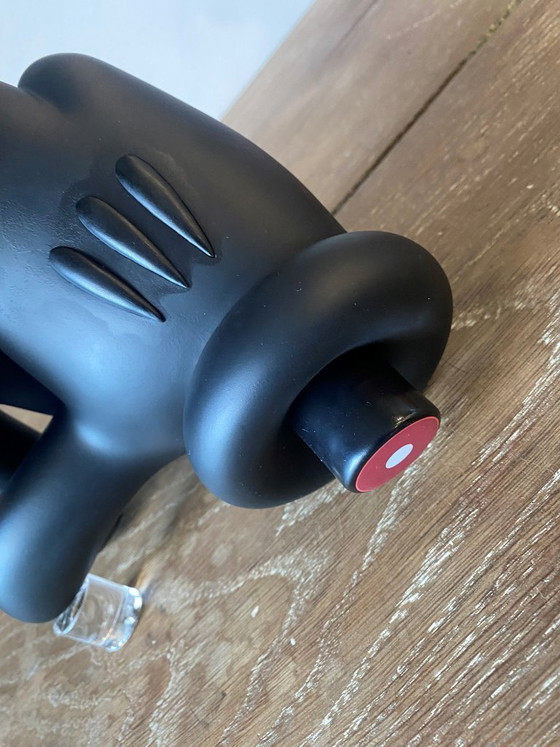 La Hands Vinylfigur The Slick Black Edition, limitierte Auflage von 100 Stück, 2018 – Bildhauerei, Plastic (photo 12 of 20)