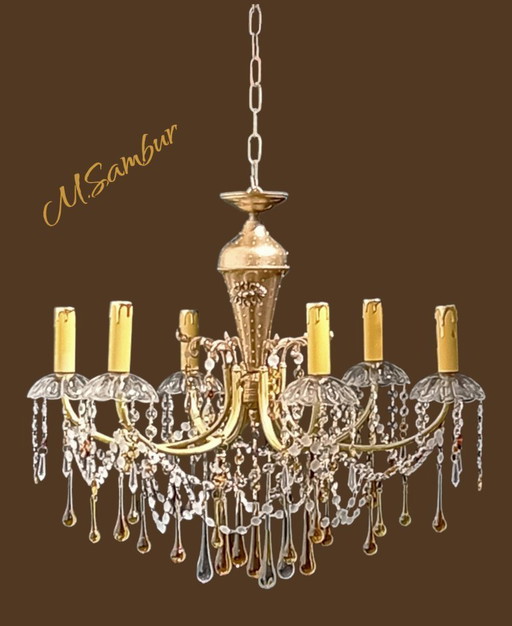 Kerzenleuchter in einem sonnigen Honiggelb