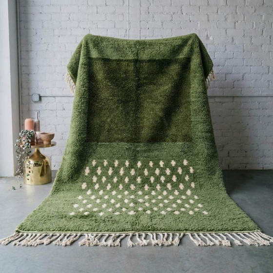 Image 1 of Prachtig handgemaakt olijfgroen vloerkleed van 200 cm x 300 cm.
