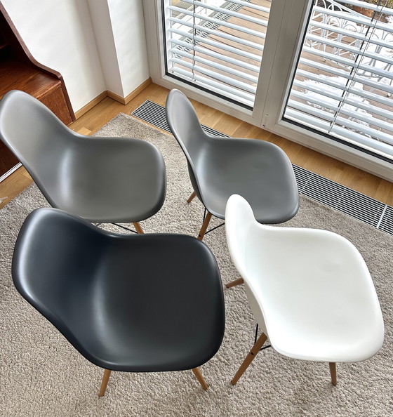 Image 1 of ORIGINAL! 4x Vitra Eames Plastic Chairs