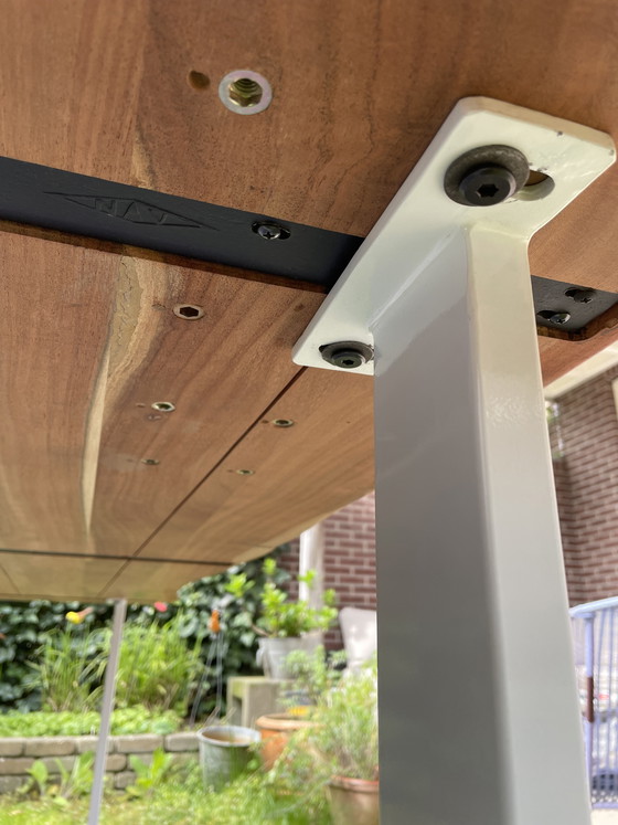 Image 1 of Mesa con borde natural, única y robusta.