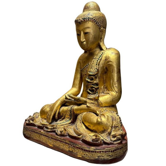 Antigua Estatua de Buda Mandalay Birmana – Madera Dorada con Mosaico de Vidrio – Bhumisparsha Mudra – c. (photo 9 of 10)