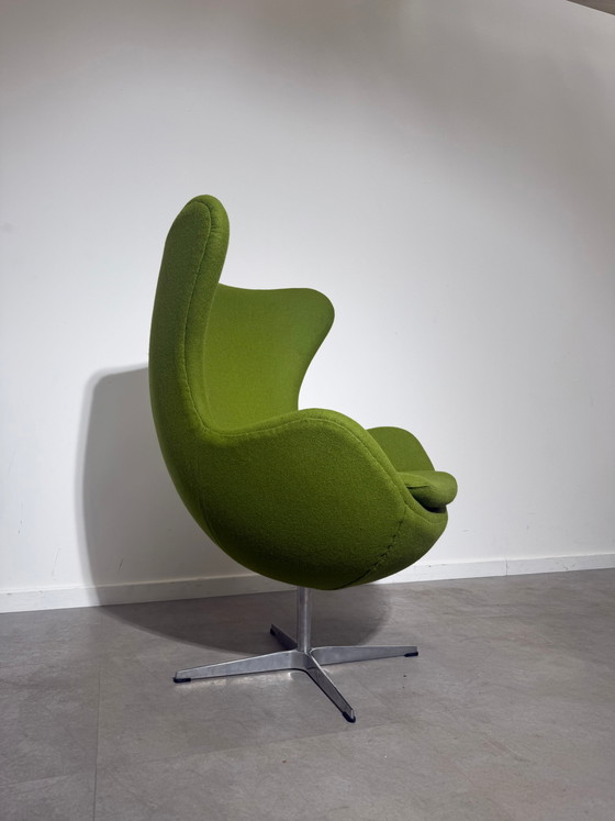 Egg Chair Replica – Newly Upholstered | Swivel Lounge Chair – Adjustable recliner chair (photo 4 of 9)