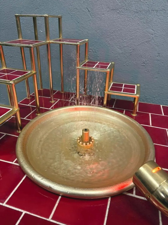 Image 1 of Retro-Hausbrunnen, futuristisch inspiriertes Wasserspiel aus glasierter Keramik und Metall im Stil des späten 20. Jahrhunderts, 