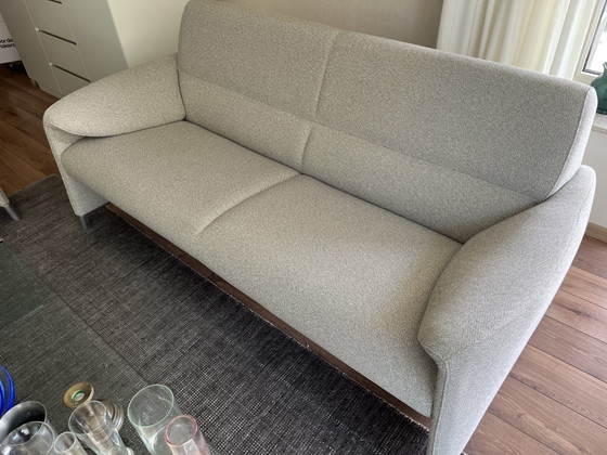 Wunderschöne Leolux Felizia Sofas, 2- und 2,5-Sitzer-Sofas – 2 Sitzer Sofas, Textile, Aluminium (photo 12 of 15)
