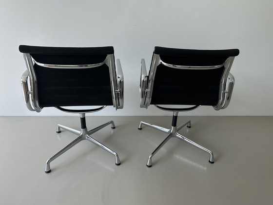 Image 1 of Silla de reunión giratoria Vitra EA108