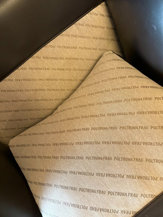 Poltrona Frau 1919 - Iconisch Ontwerp - Ultiem Vakmanschap – Fauteuils, Wood, Leather (photo 12 of 15)