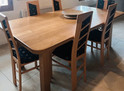 Exceptional dining table in solid chestnut wood, 220x110 cm – eettafels