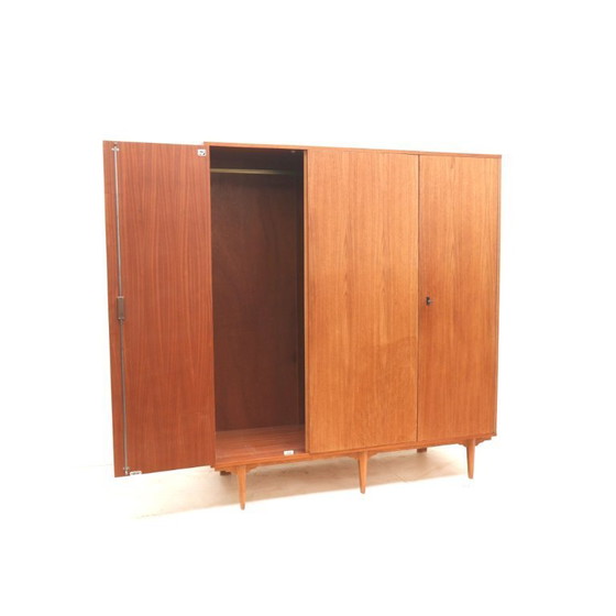 Image 1 of Vintage Belgisch design 3-deurs kledingkast gemaakt in de jaren ’60