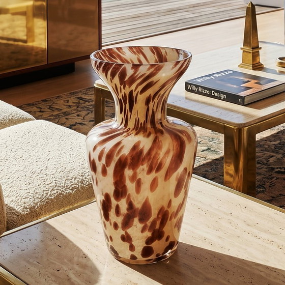 Image 1 of Luxuriöse, handgefertigte Vase aus Muranoglas aus den 1970er Jahren von Maestro del Vetro. Hergestellt in Italien.
