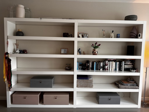 Armoire de Pâques blanche