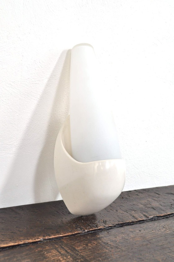 Image 1 of Vintage opaline / bakelieten wandlampen Bo-Niko