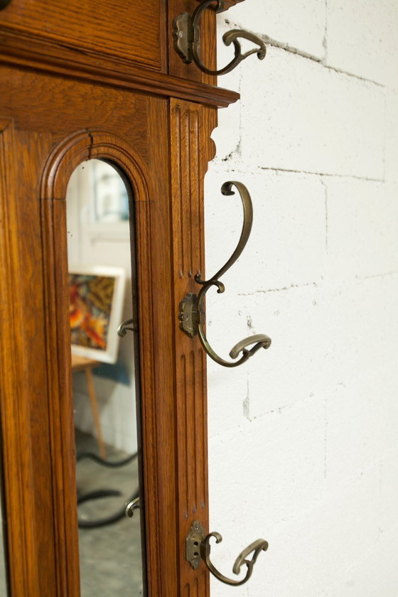 Image 1 of Vestiaire Napoléon III en noyer fin 19e, 3 miroirs, marbre