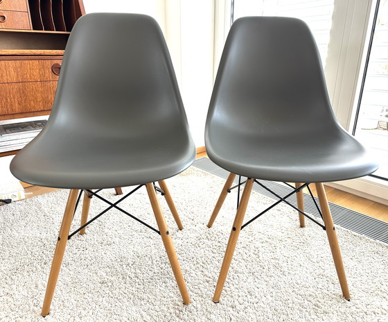 Image 1 of ORIGINAL! 4x Vitra Eames Plastic Chairs