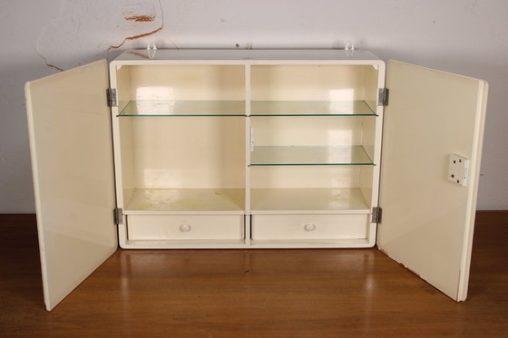 Image 1 of Pauly Fulda wall-mounted cabinet – Vintage Space Age medicine cabinet 1950s–70s, lockable