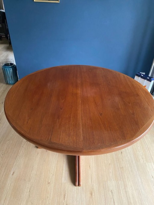 Midcentury Danish table à manger ronde by VV Møbler 1960s - avec 2 extensions