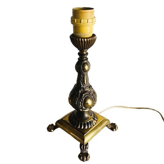 Image 1 of Lámpara francesa de base alta de latón barroco con patas de garra, década de 1950