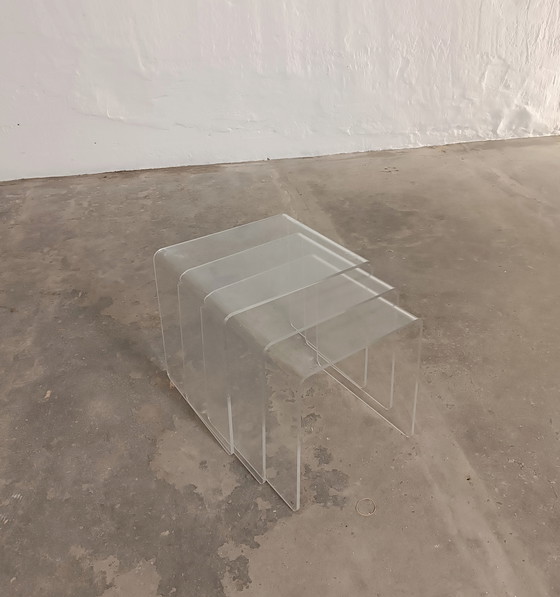 Image 1 of Ensemble de 3 tables gigognes vintage en plexiglas