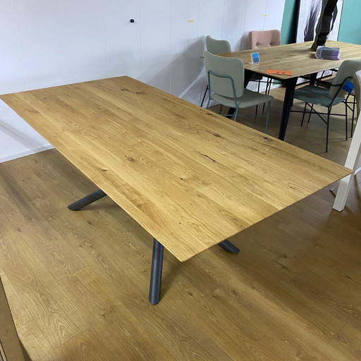 Maglia – Bert Plantagie, eettafels
