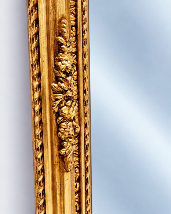 Großer goldener Barockspiegel mit Zierkuppel – Green Square, Wood (photo 5 of 11)