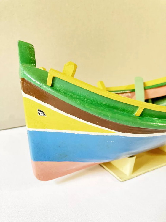 Image 1 of Modellino di barca da pesca in legno dipinto