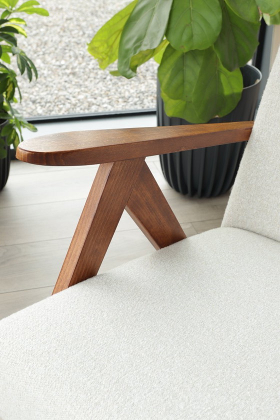 Image 1 of Poltrona di metà secolo Ecru Boucle Design scandinavo Sedia da salotto in legno