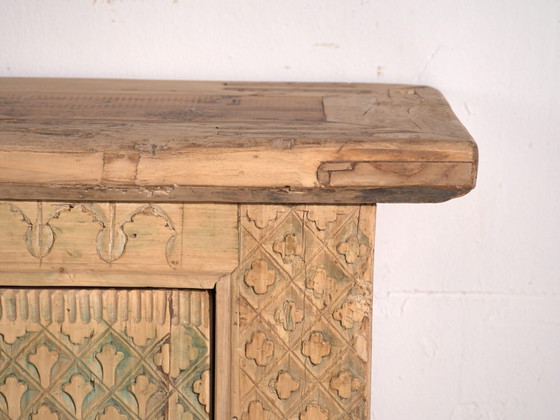 Aparador bajo tallado antiguo de madera de abeto – China, circa 1900 – Aparadores con vitrina (photo 33 of 40)