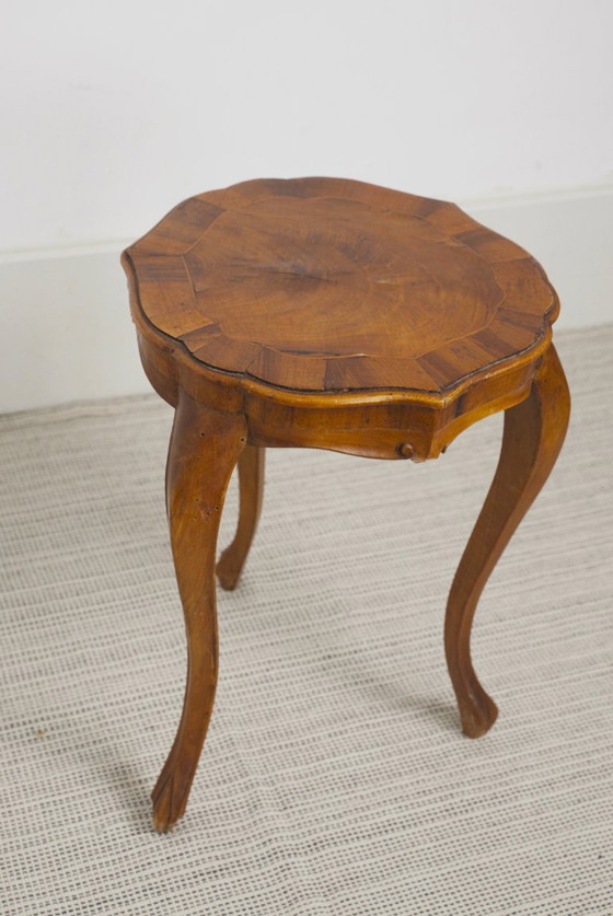 Antieke Italiaanse barokke Guéridon bijzettafel van walnoothout, lampentafel in Louis XV-stijl met – Wood (photo 6 of 20)