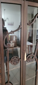 Oude eikenhouten vitrinekast