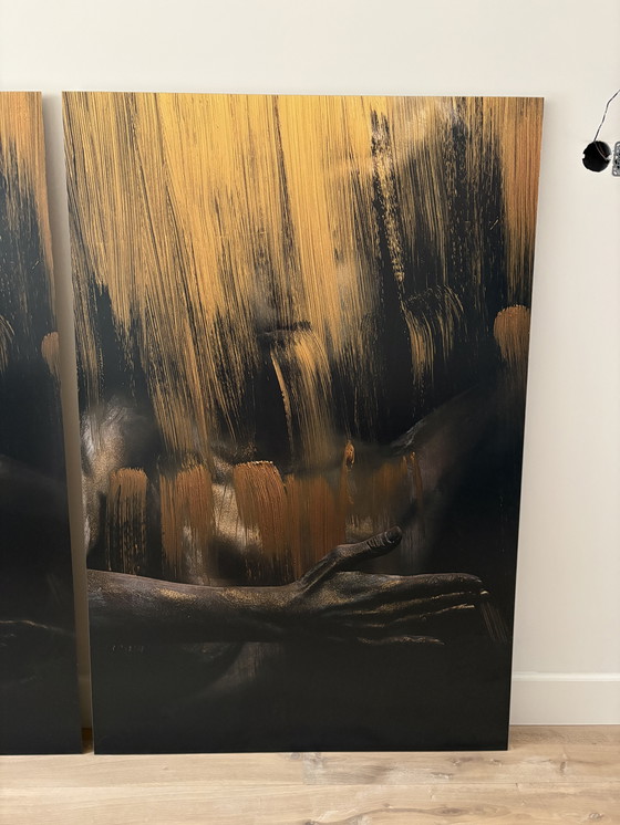 Image 1 of Pinturas doradas abstractas - YellowKorner