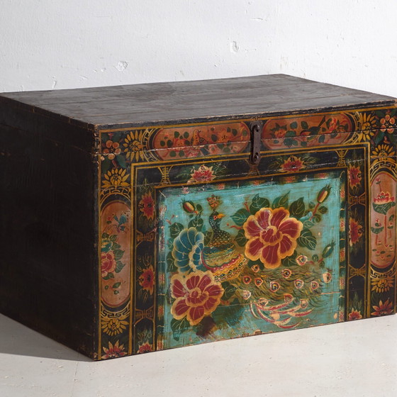 Baule cinese antico dipinto in legno di pino – Cina, circa 1900 – Armadi contenitori (photo 4 of 40)