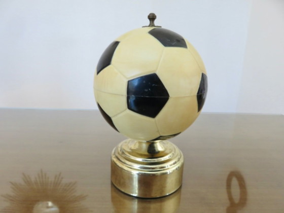 Distributore di sigarette "pallone da calcio" carillon, 1960 – Oggetti decorativi, Plastic (photo 9 of 10)