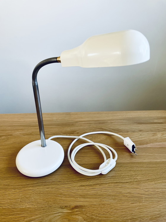 Image 1 of Lampe de bureau massive blanche vintage