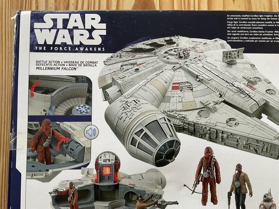Image 1 of Star wars , faucon millenium battle action , neuf de 2015 