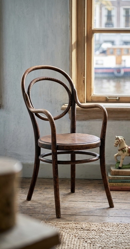 Seggiolone antico Thonet, con timbro