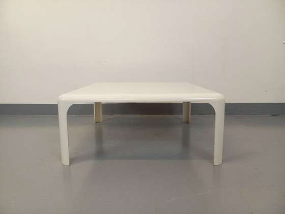Image 1 of Vierkante salontafel uit de jaren 60, prachtig Italiaans ontwerp van Vico Magistretti voor Studio Artemide Milano