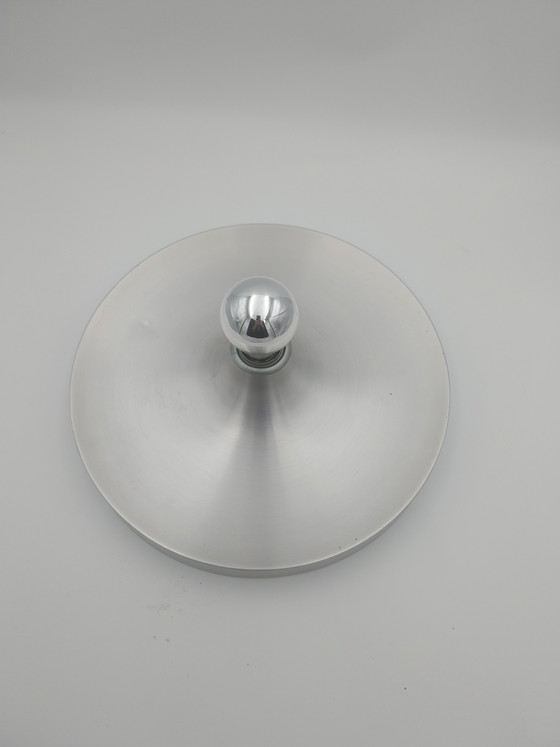 1x 1970er Space Age Aluminium Scheiben Wand-/Deckenleuchte 35cm Durchmesser 7cm Tief im Stil von Charlotte (photo 4 of 8)
