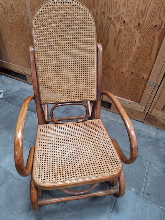 Image 1 of Sedia a dondolo in stile Thonet