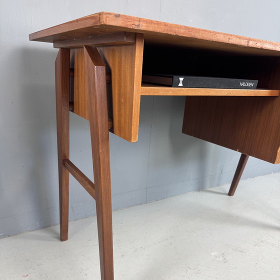 Image 1 of Vintage Deens ontwerp teak bureau