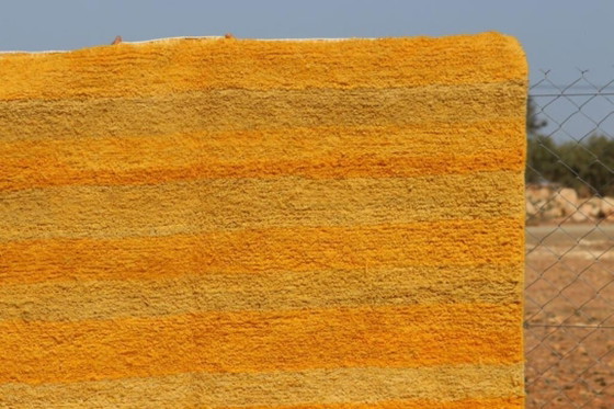 Image 1 of Prachtig geel wollen vloerkleed van 200 cm x 250 cm.