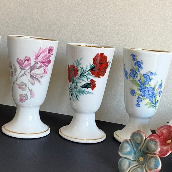 Image 1 of Tazas de café y té de Daniel Moreau con 6 mazagrans de porcelana de Limoges, flores y borde dorado