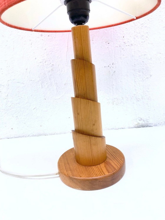 Image 1 of Lampe de table de style scandinave, design années 70/80, en bois de pin
