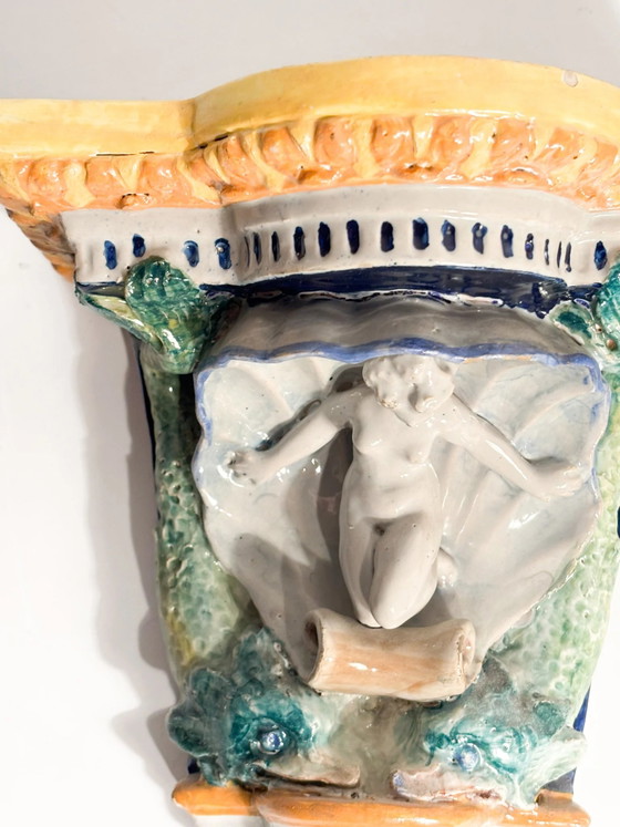 Faenza Keramik-Wandregal mit Muschel und Dame aus dem frühen 20. Jahrhundert – Dekorative Objekte, Ceramic (photo 9 of 12)