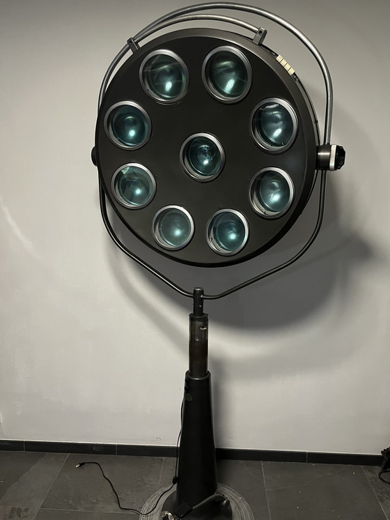 Image 1 of Lampe opératoire XXL sur trépied Nike