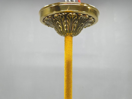 Image 1 of Lámpara de araña Art Déco de latón con pantallas de cristal, Checoslovaquia, década de 1930.