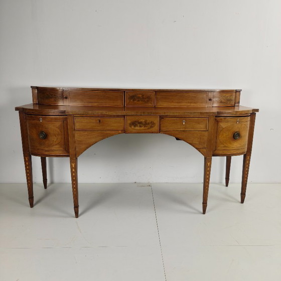 Image 1 of Engels dressoir in Georgische Revival-stijl – begin 19e eeuw