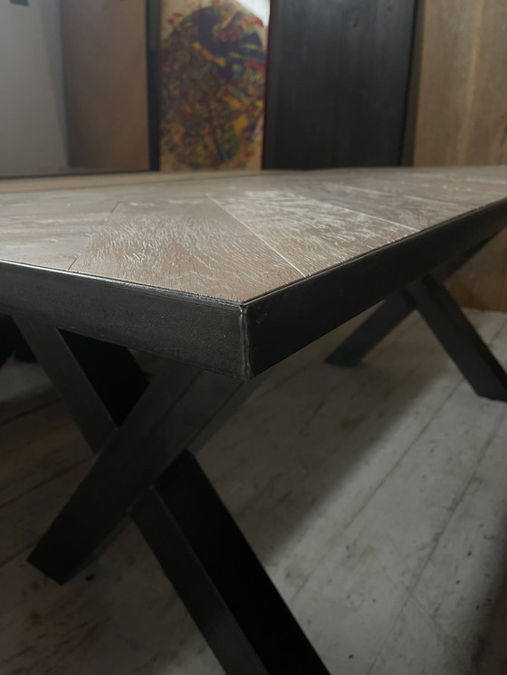 Image 1 of Table de salle à manger en chêne ancien à chevrons