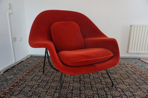 Knoll Womb Chair in red alpaca - Eero Saarinen