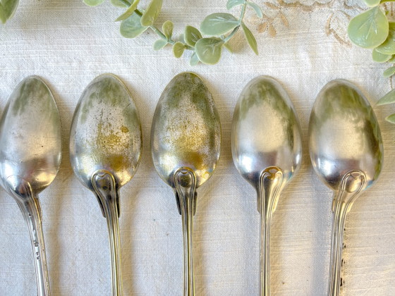 Lot de 8 cuillères de table vintage en métal argenté – Accessoires de table (photo 11 of 13)